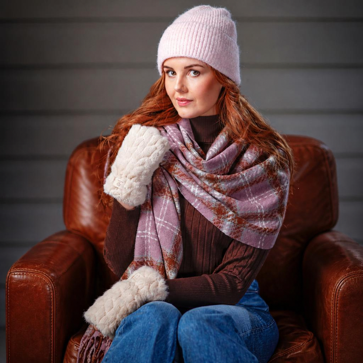 Aran Fur Handwarmers